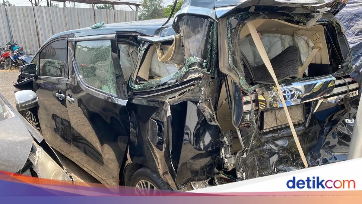 Panduan Keselamatan Saat Berhenti di Area Perbaikan Jalan: Pelajaran dari Kecelakaan Alphard Kiai Anwar Zahid
